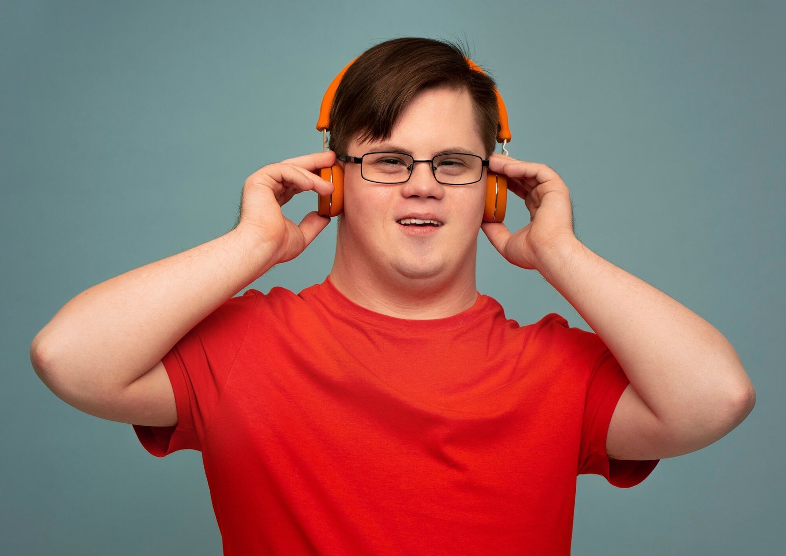 Celebración Inclusiva: Consejos para Preparar a Niños con TEA ante los Ruidos del Año Nuevo